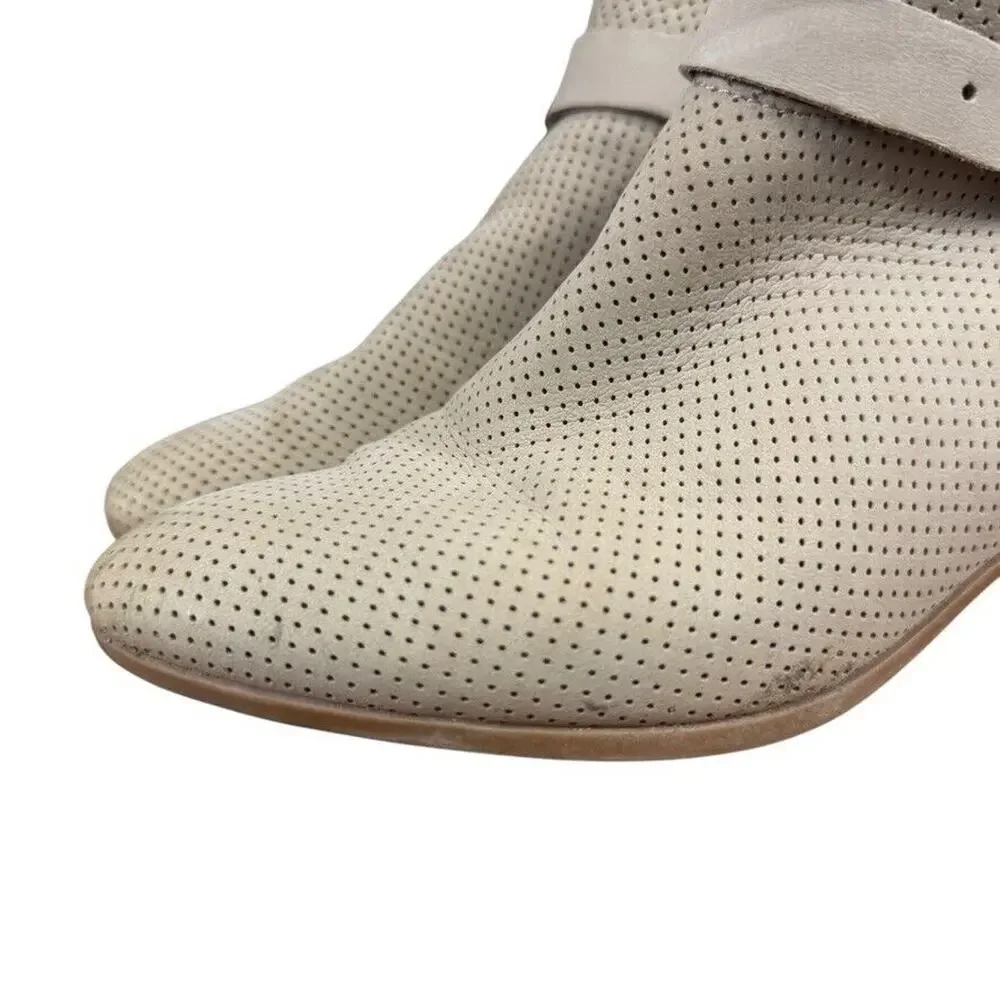 Clarks Boylan Dawn Perforated Nubuck Leather Ankle Boots Booties Shoes sz 7.5